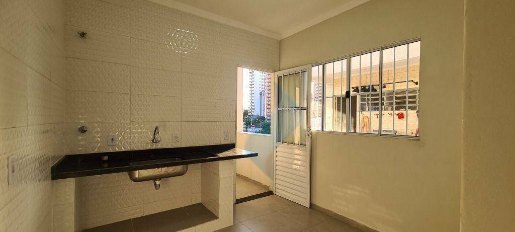 Apartamento para alugar com 3 quartos, 70m² - Foto 13