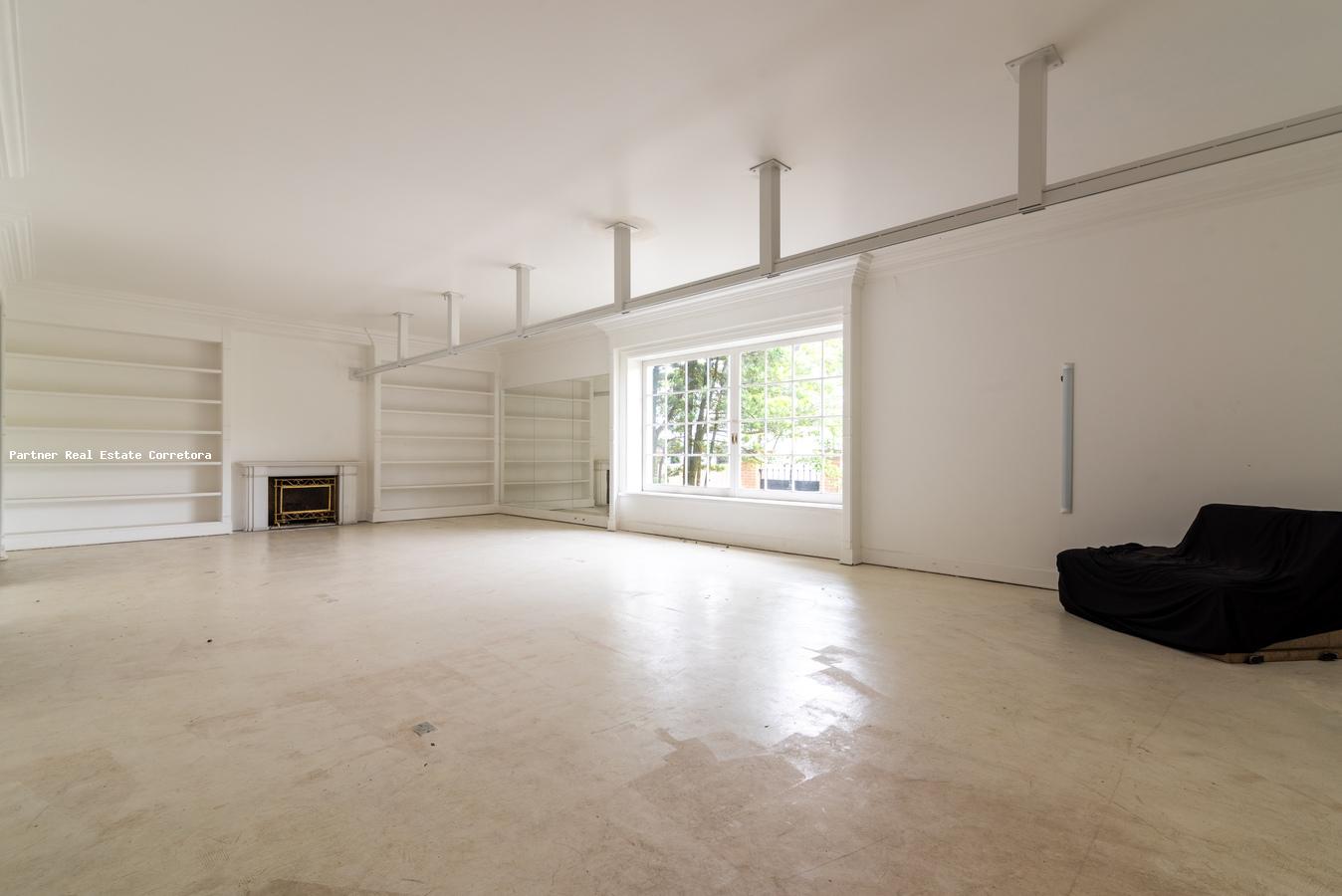 Casa à venda com 5 quartos, 1379m² - Foto 1