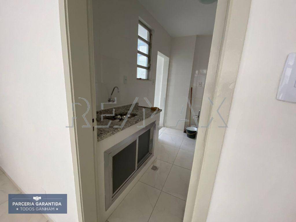 Apartamento para alugar com 2 quartos, 65m² - Foto 11