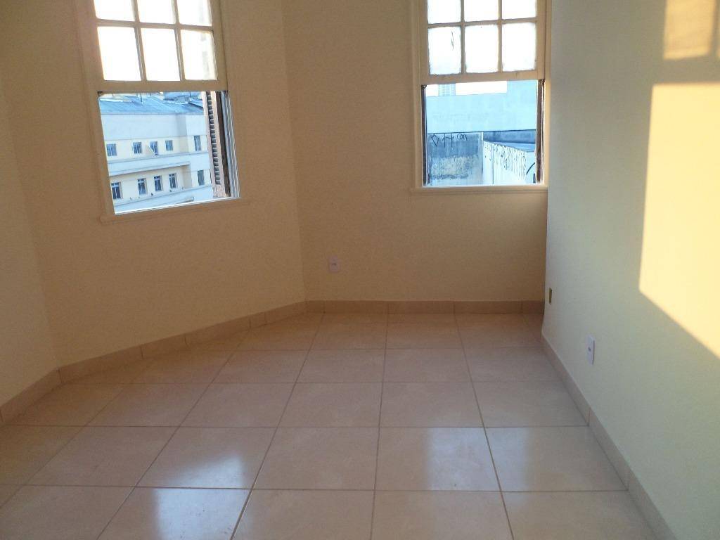 Apartamento à venda com 2 quartos, 84m² - Foto 4