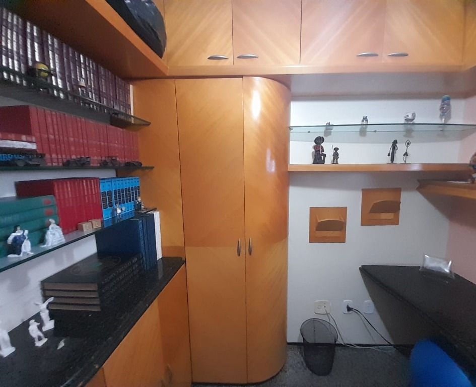 Apartamento à venda com 3 quartos, 149m² - Foto 13