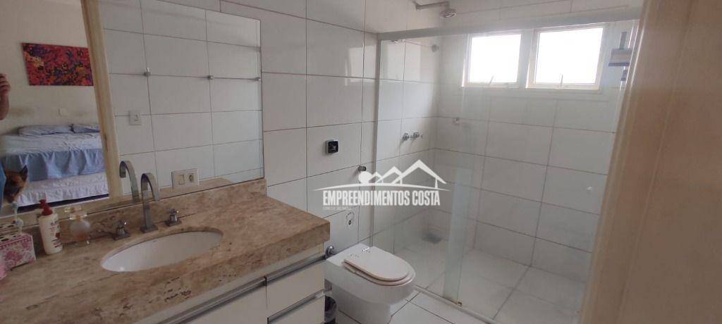 Casa à venda com 3 quartos, 326m² - Foto 16