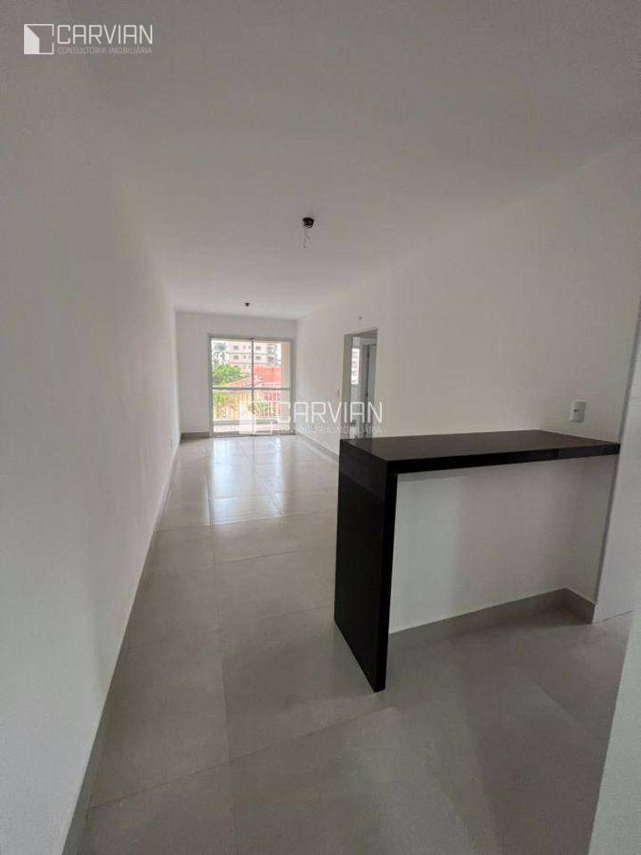 Apartamento à venda com 2 quartos, 67m² - Foto 2