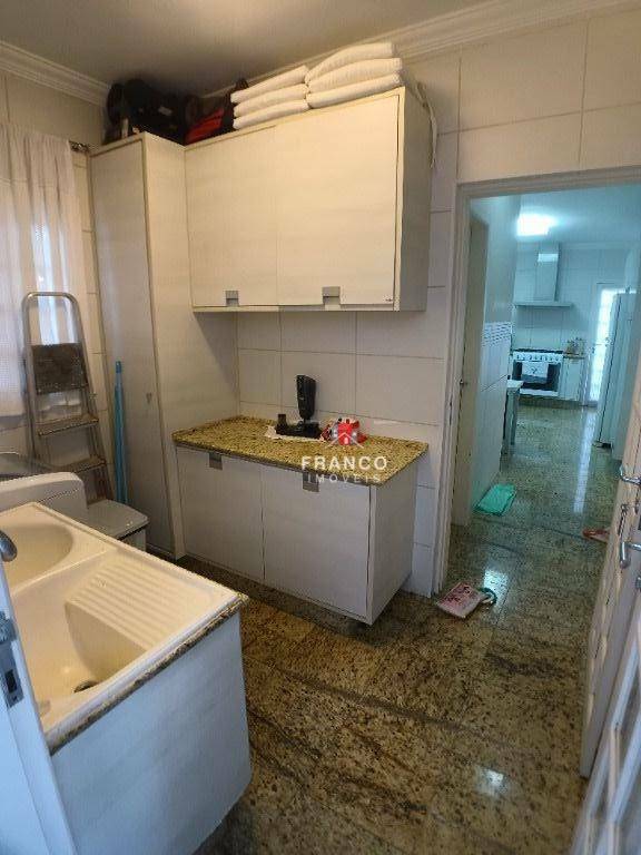 Casa de Condomínio à venda com 3 quartos, 220m² - Foto 19