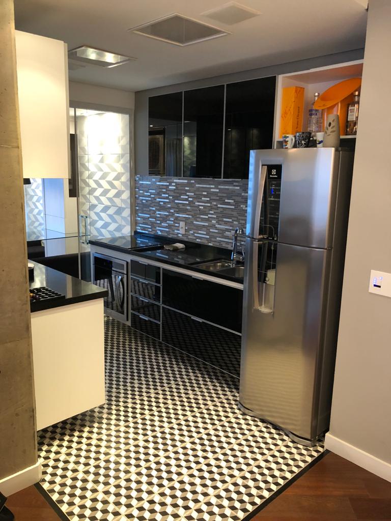 Apartamento à venda com 1 quarto, 70m² - Foto 9