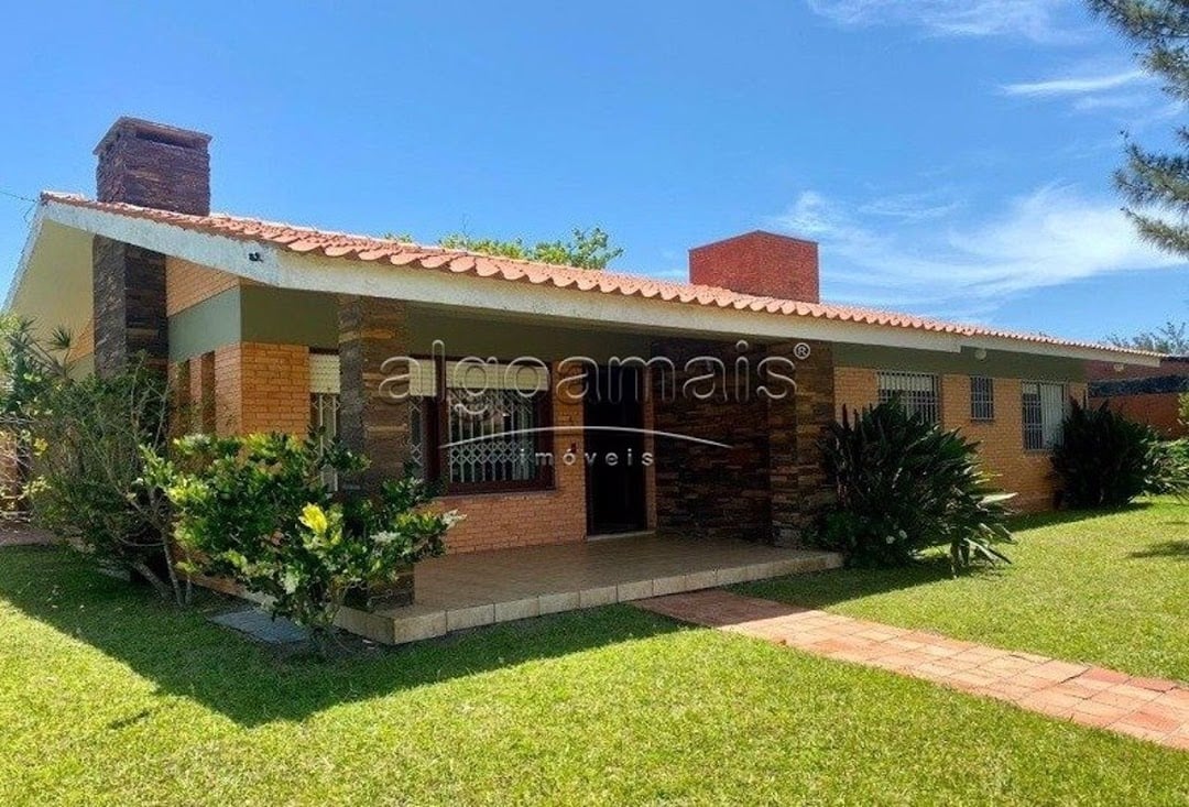 Casa à venda com 3 quartos, 220m² - Foto 1