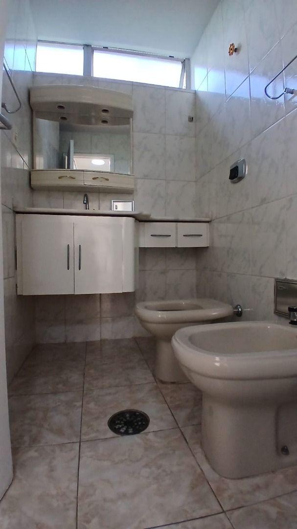 Apartamento para alugar com 2 quartos, 75m² - Foto 12