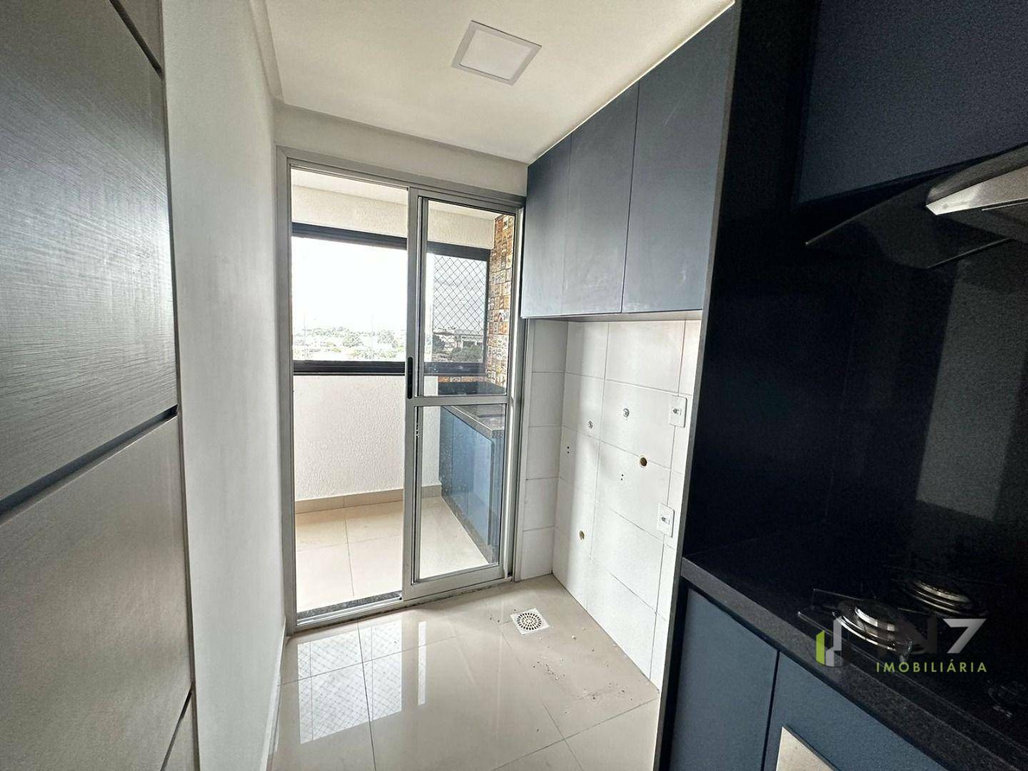 Apartamento à venda com 3 quartos, 74m² - Foto 1