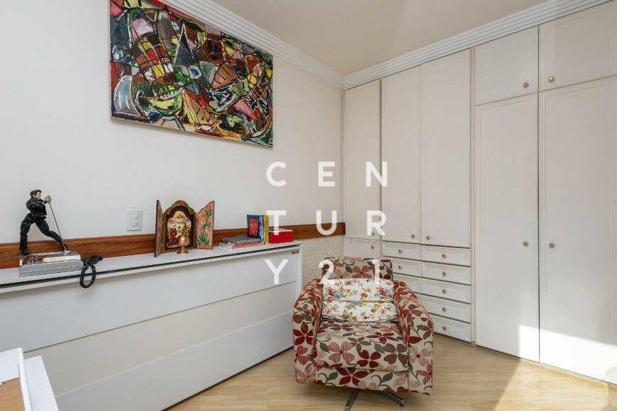 Apartamento à venda com 3 quartos, 208m² - Foto 19