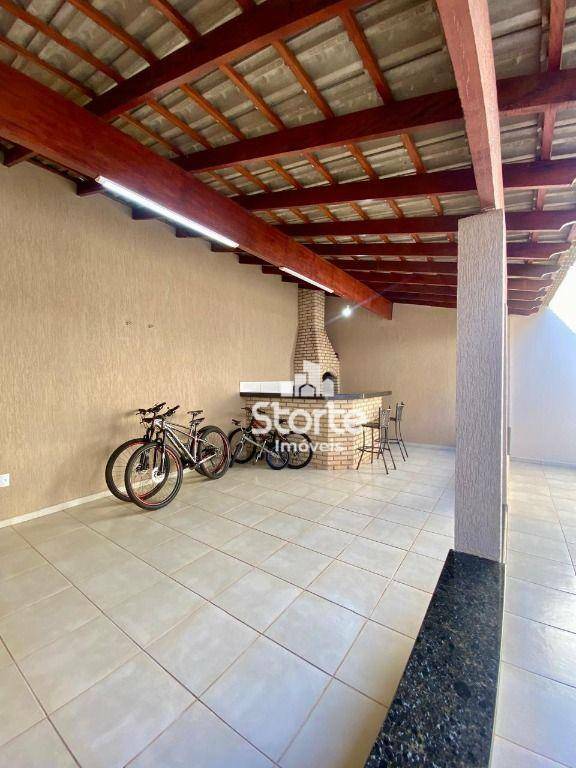 Casa à venda com 3 quartos, 190m² - Foto 11