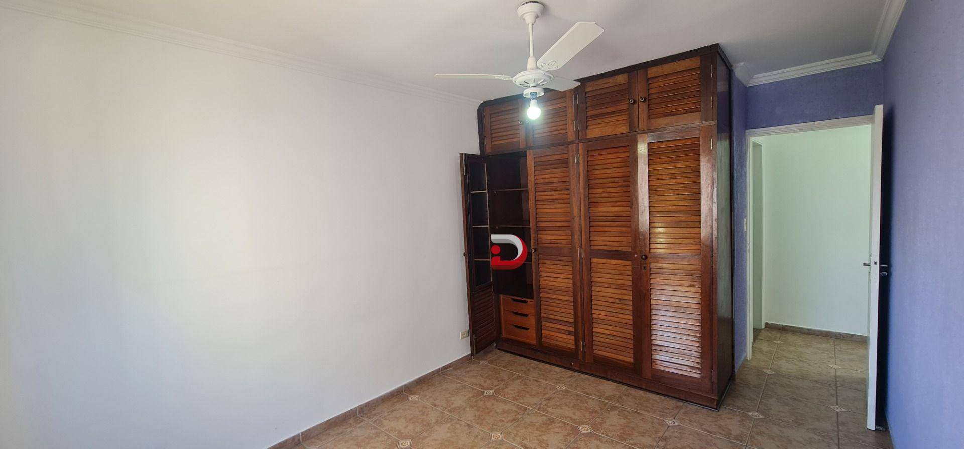 Apartamento para alugar com 2 quartos, 110m² - Foto 8