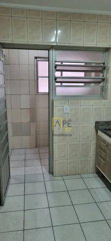 Apartamento para alugar com 2 quartos, 75m² - Foto 9