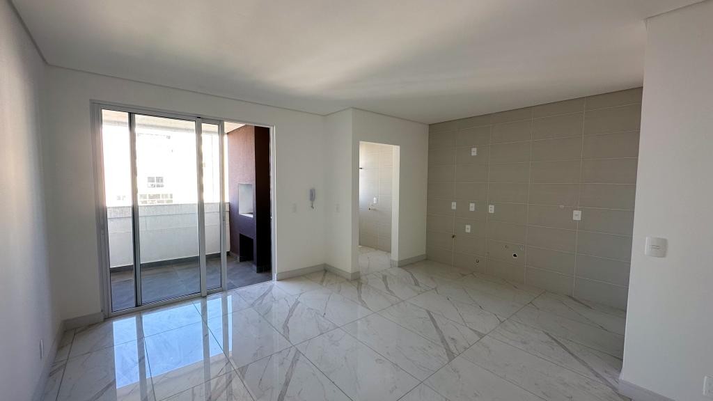 Apartamento à venda com 3 quartos, 141m² - Foto 4