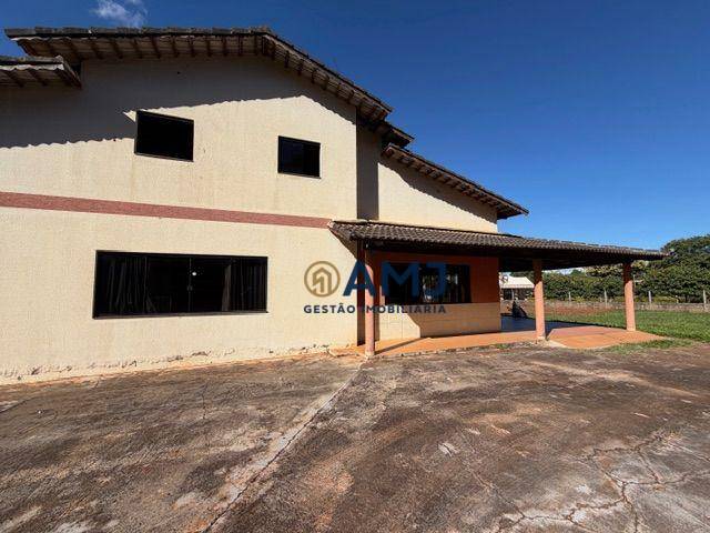 Chácara, 3 quartos, 3660 m² - Foto 1