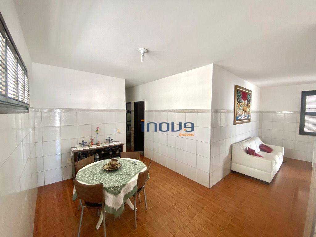 Casa à venda com 4 quartos, 257m² - Foto 14