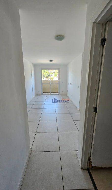 Apartamento à venda com 2 quartos, 70m² - Foto 4