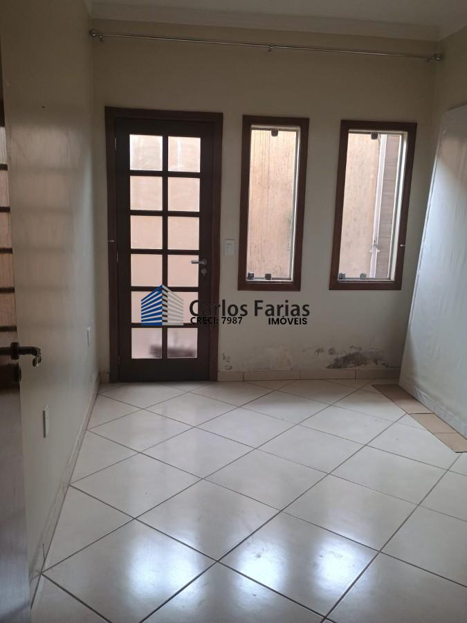 Casa à venda com 5 quartos, 200m² - Foto 1