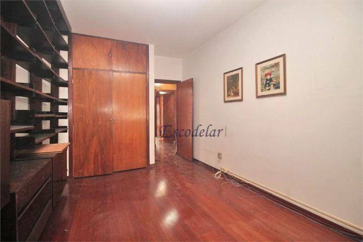 Apartamento à venda com 3 quartos, 180m² - Foto 17