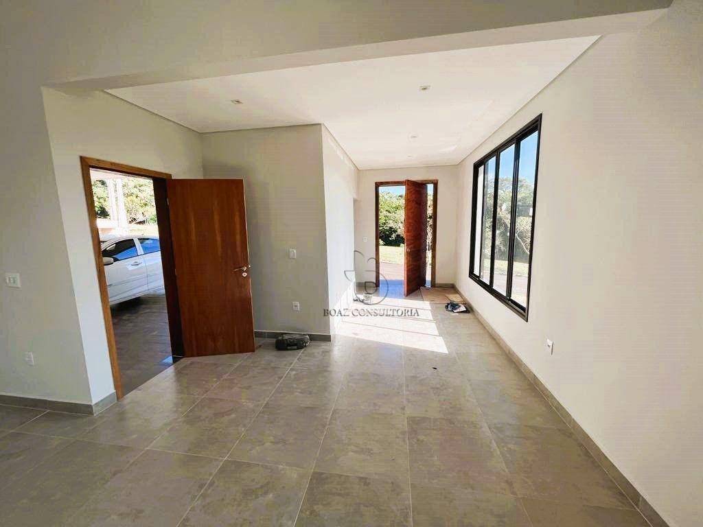 Casa de Condomínio à venda com 4 quartos, 380m² - Foto 2