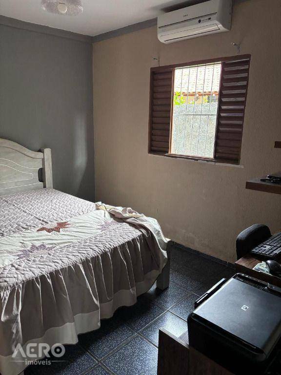Casa à venda com 2 quartos, 116m² - Foto 2