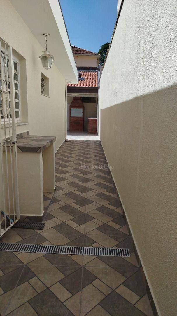 Casa para alugar com 3 quartos, 250m² - Foto 30