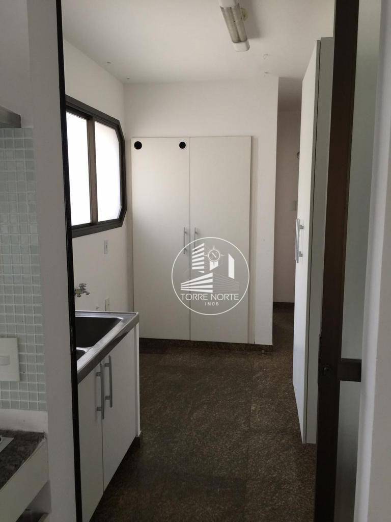 Apartamento para alugar com 3 quartos, 285m² - Foto 20