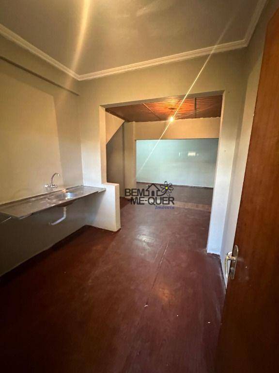 Casa à venda com 2 quartos, 80m² - Foto 18