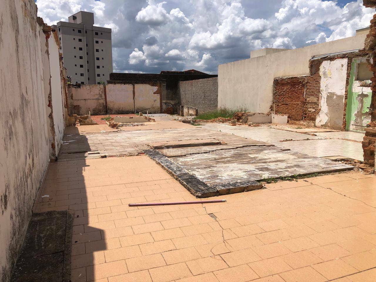 Terreno à venda, 300M2 - Foto 5