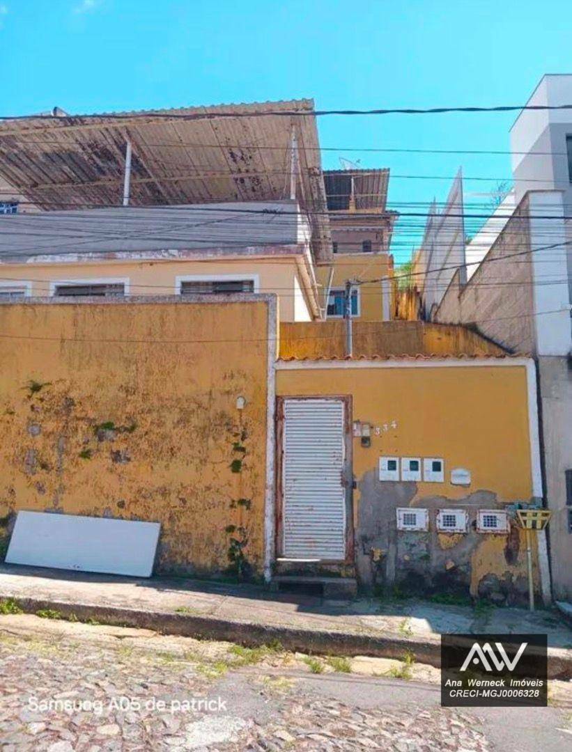 Casa à venda com 4 quartos, 180m² - Foto 1