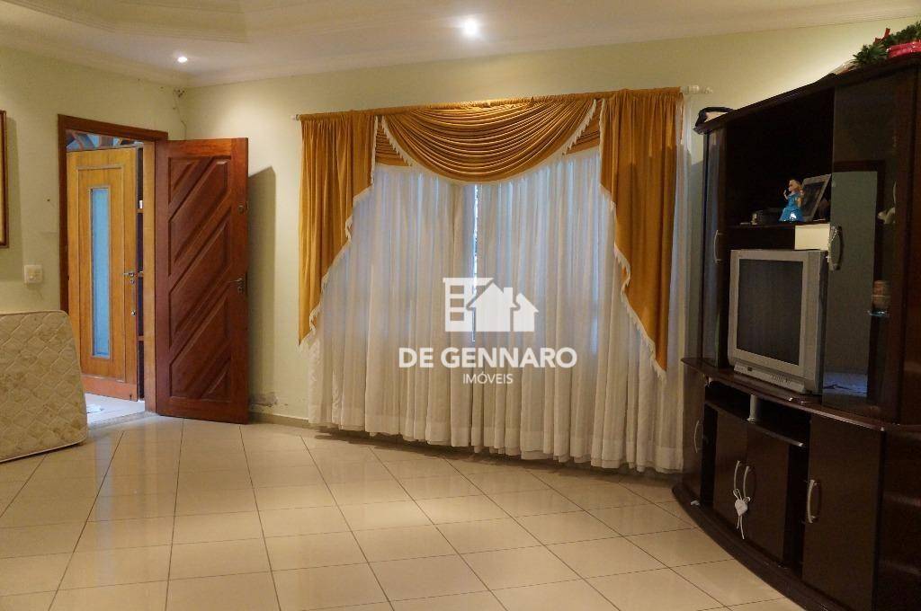 Casa à venda com 3 quartos, 156m² - Foto 1