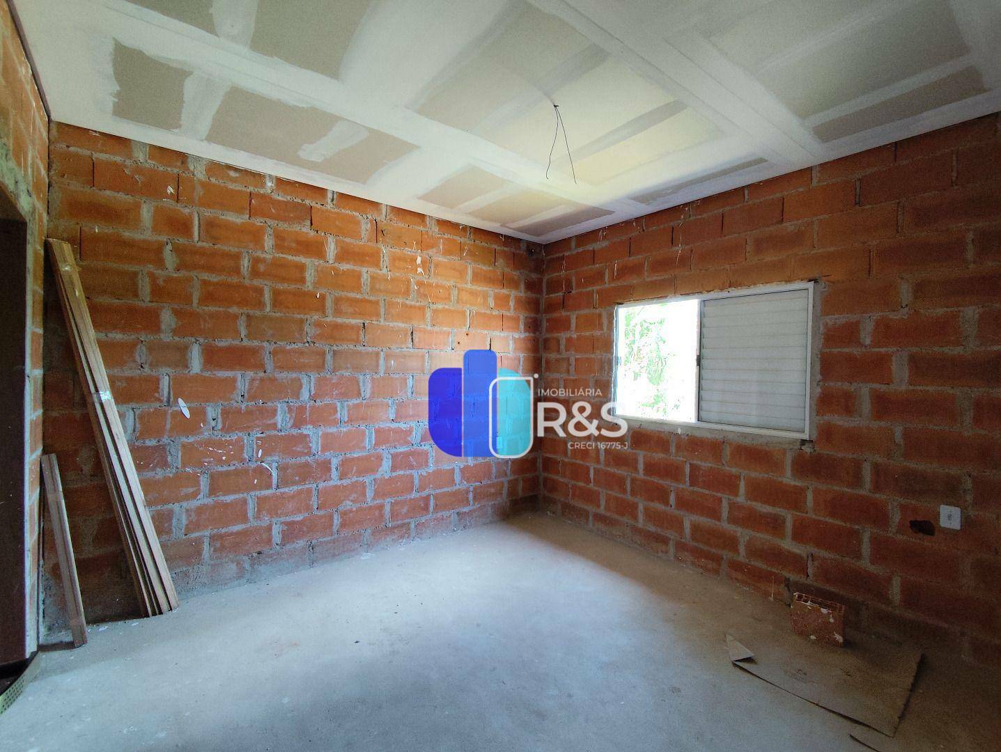 Casa à venda com 2 quartos, 62m² - Foto 3