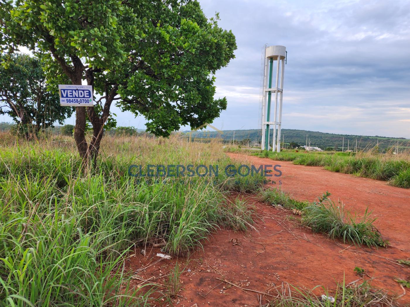 Terreno à venda, 1000m² - Foto 1