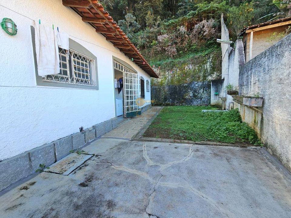 Casa à venda com 3 quartos, 217m² - Foto 18