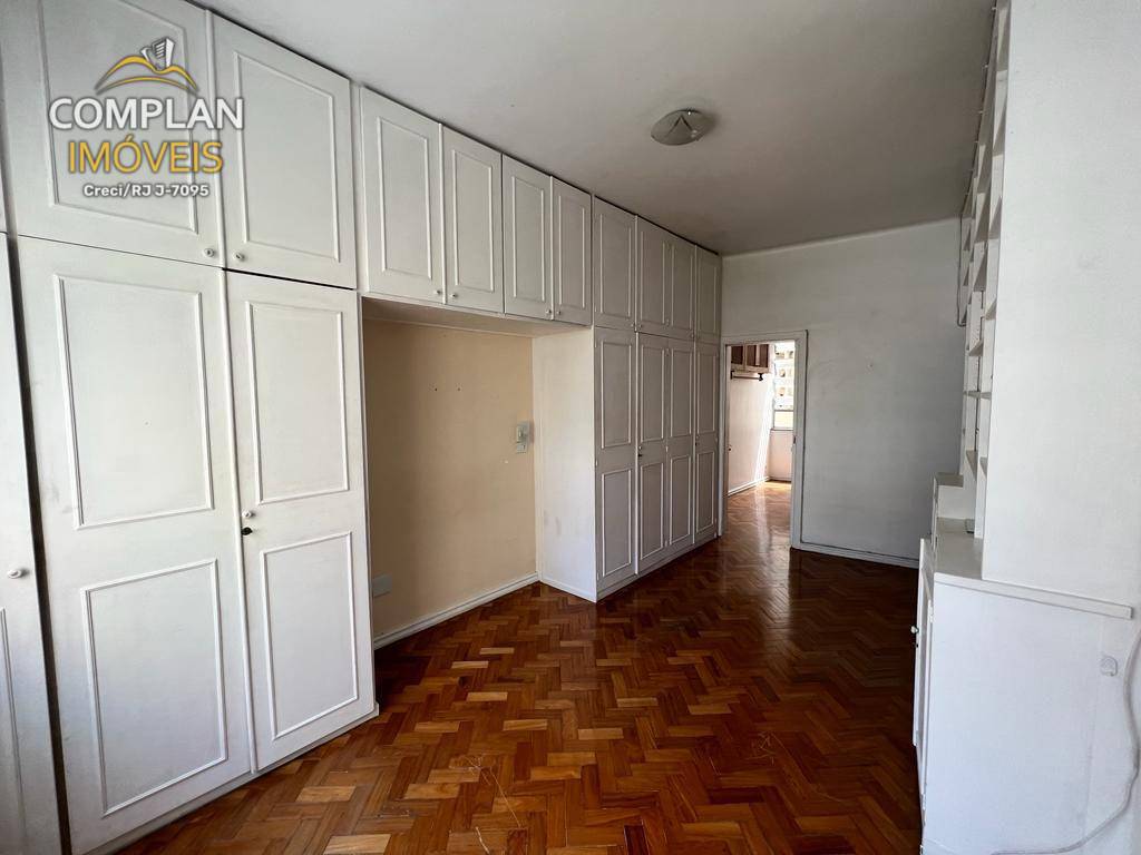 Apartamento à venda com 3 quartos, 160m² - Foto 9