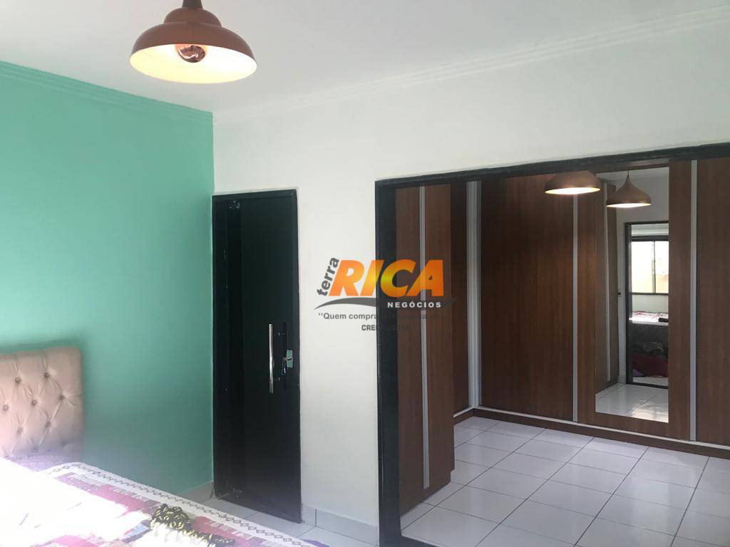 Casa à venda com 4 quartos, 250m² - Foto 15