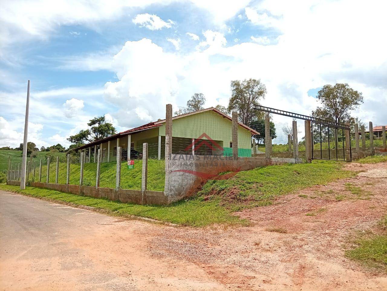 Chácara, 3 quartos, 694 m² - Foto 1