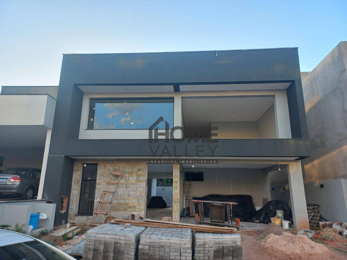 Casa de Condomínio à venda com 3 quartos, 300m² - Foto 1