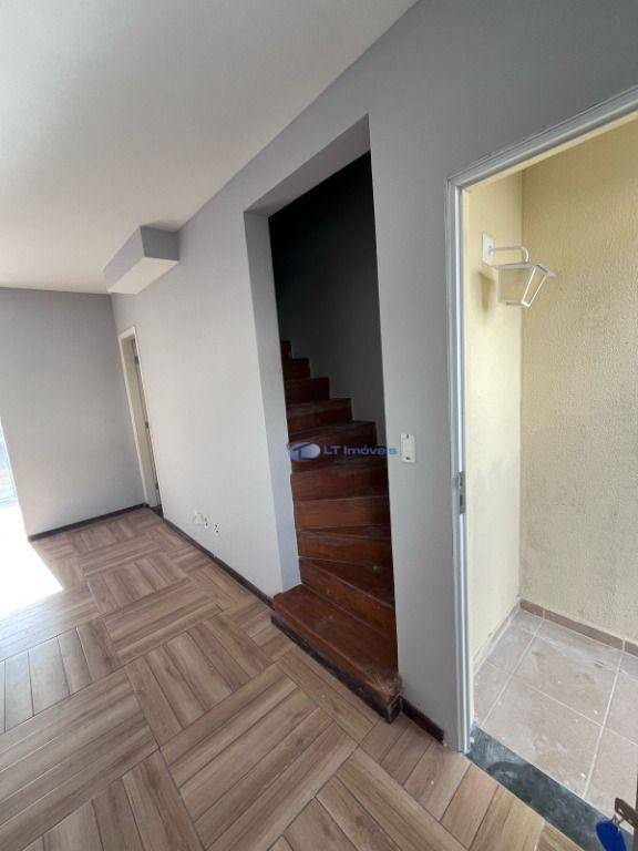 Sobrado à venda com 2 quartos, 68m² - Foto 5