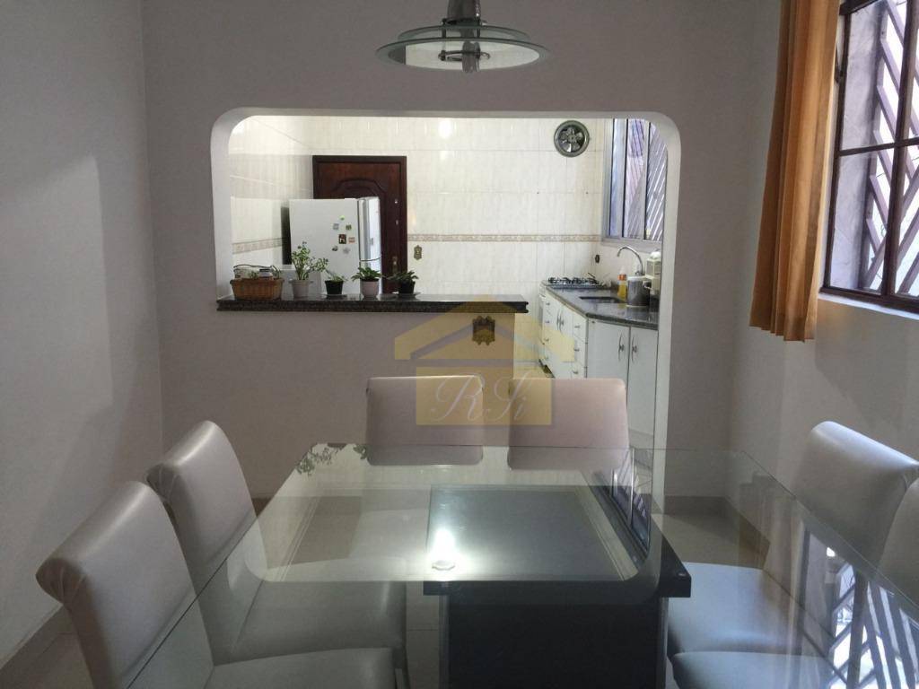 Sobrado à venda com 6 quartos, 130m² - Foto 2