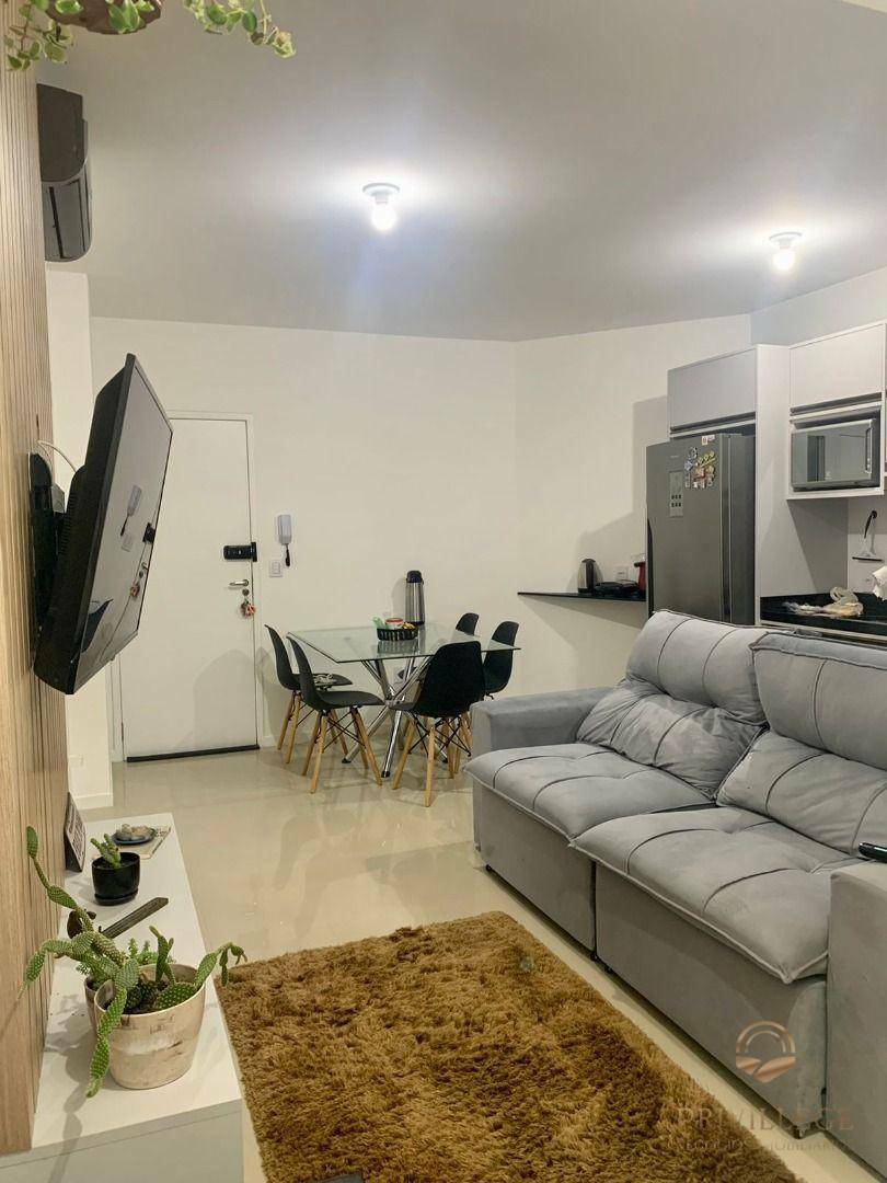 Apartamento à venda com 2 quartos, 61m² - Foto 1