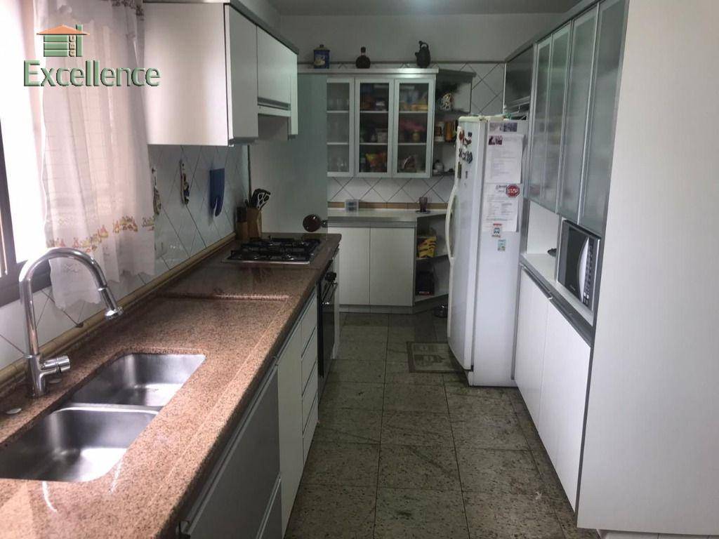 Apartamento à venda com 4 quartos, 230m² - Foto 13