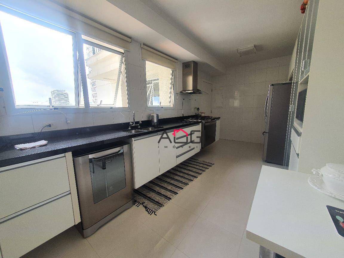 Apartamento para alugar com 4 quartos, 226m² - Foto 21