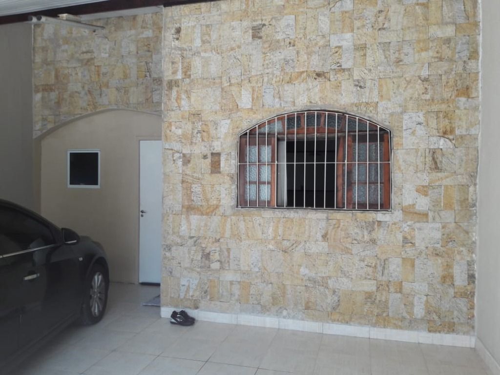 Casa à venda com 4 quartos, 160m² - Foto 1