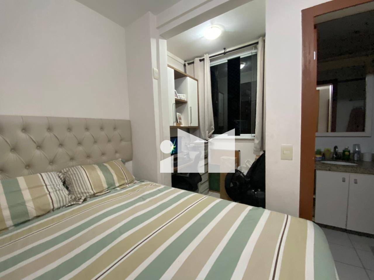 Apartamento à venda com 2 quartos, 70m² - Foto 12