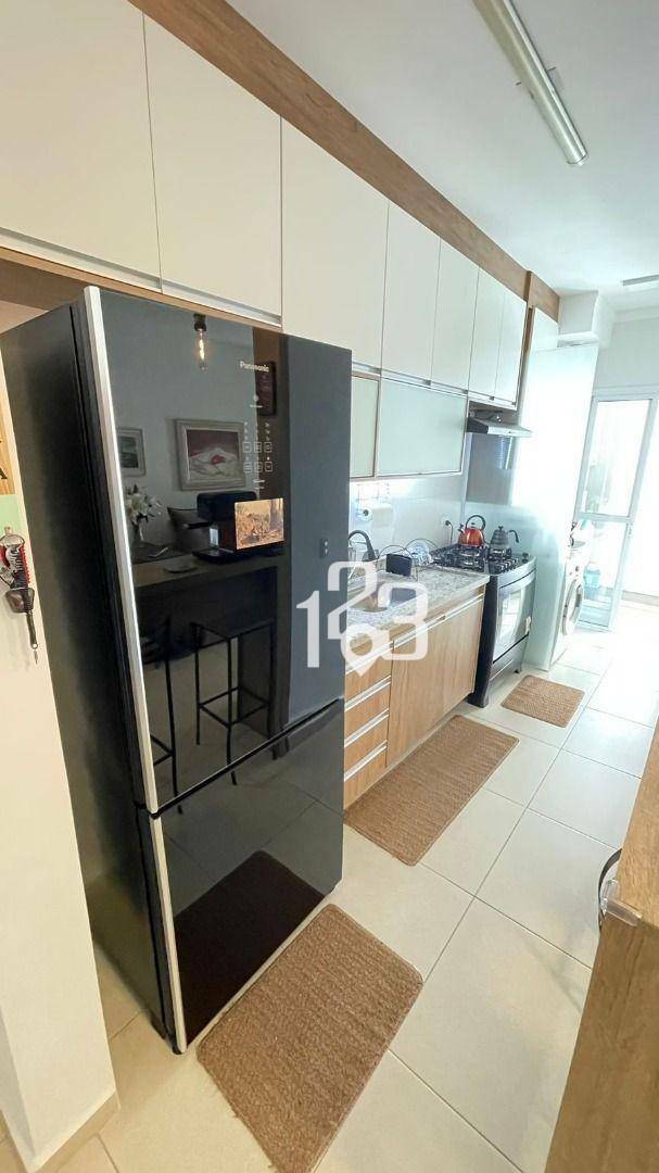 Apartamento para alugar com 2 quartos, 68m² - Foto 13