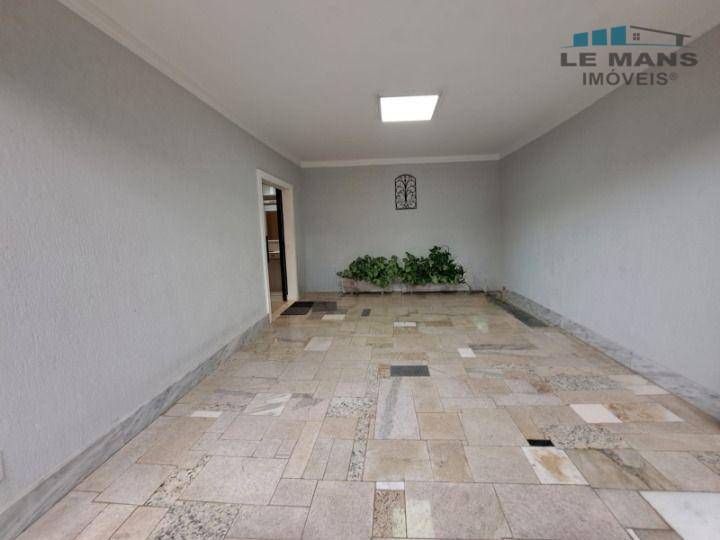 Casa à venda e aluguel com 3 quartos, 185m² - Foto 3