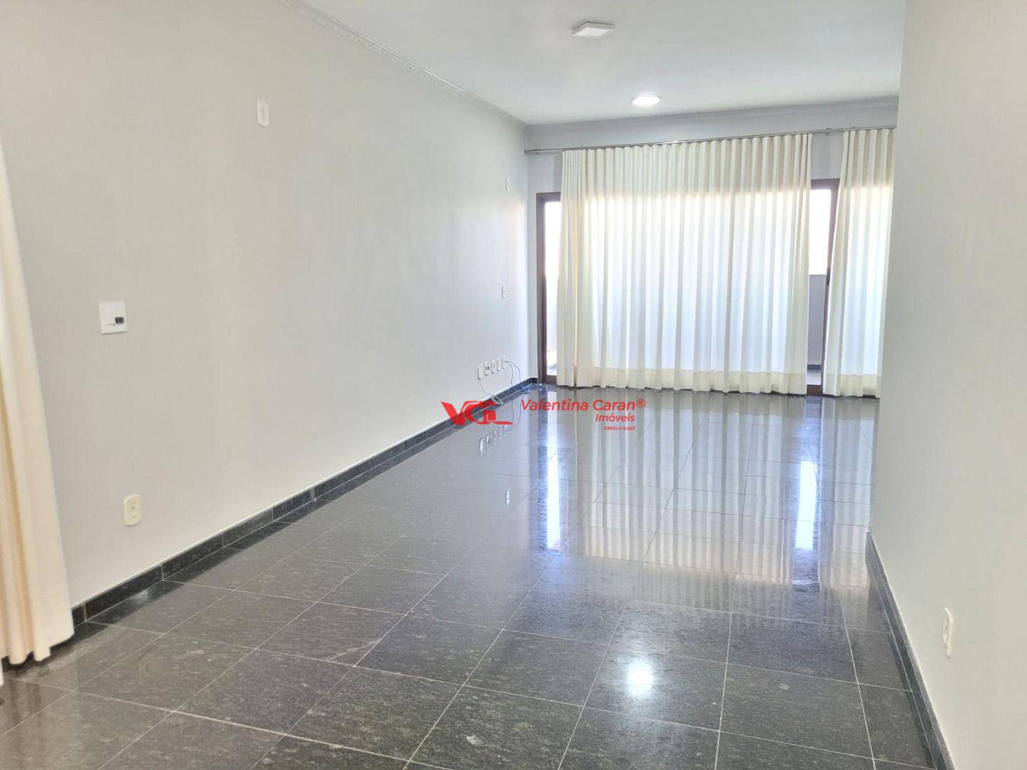 Apartamento para alugar com 3 quartos, 204m² - Foto 4