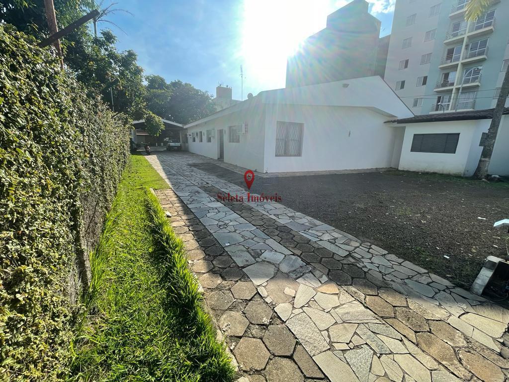 Casa à venda com 5 quartos, 2000m² - Foto 1