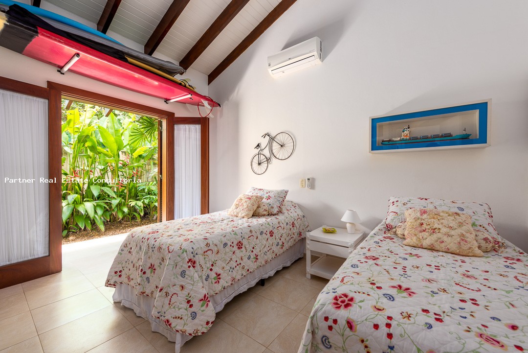 Casa à venda com 5 quartos, 1100m² - Foto 4