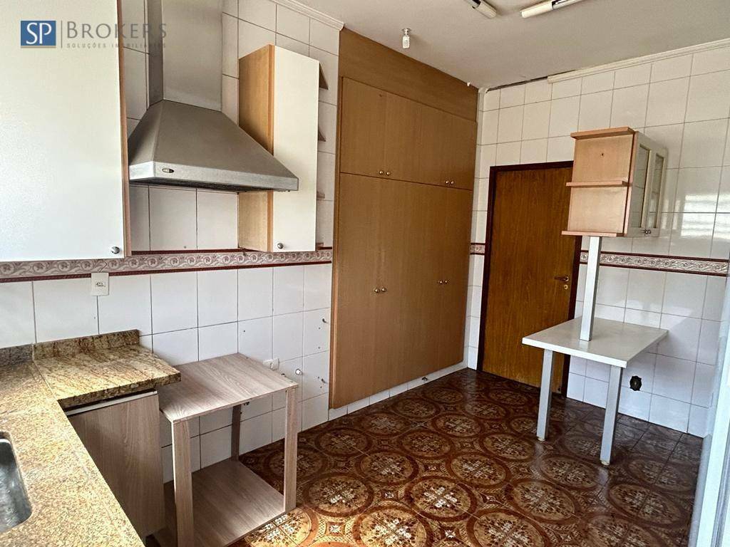 Casa à venda e aluguel com 3 quartos, 340m² - Foto 15